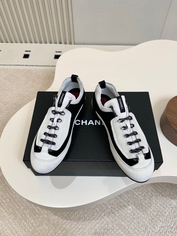 CC Métiers d’art 2026 Sneakers Black White Suede 859562