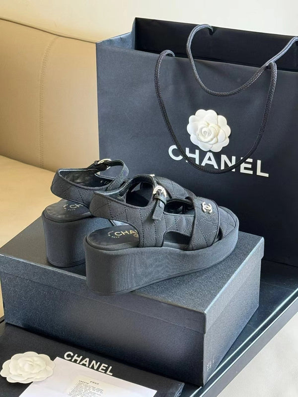 SANDALI CON ZEPPA CC CLASSIC IN TESSUTO NERO