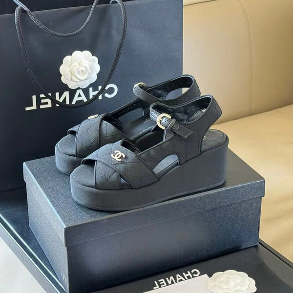 SANDALI CON ZEPPA CC CLASSIC IN TESSUTO NERO