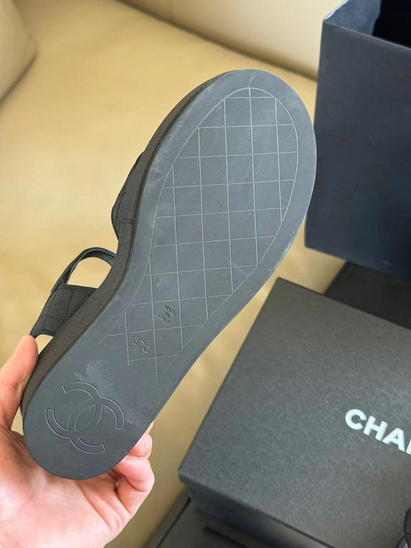 SANDALI CON ZEPPA CC CLASSIC IN TESSUTO NERO