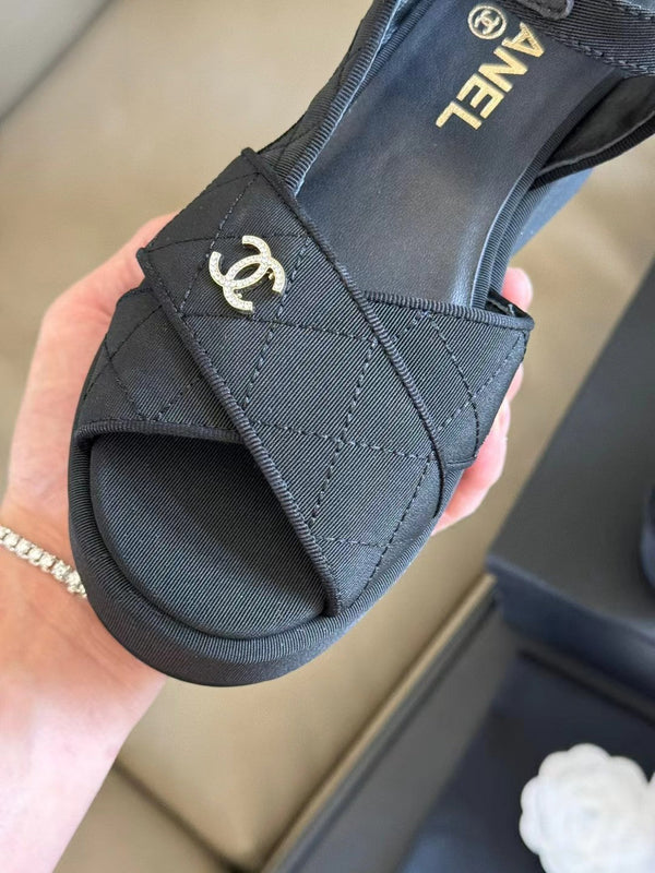 SANDALI CON ZEPPA CC CLASSIC IN TESSUTO NERO