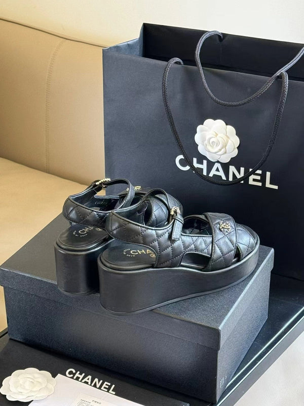 SANDALI CON ZEPPA CC CLASSIC IN PELLE DI AGNELLO NERA