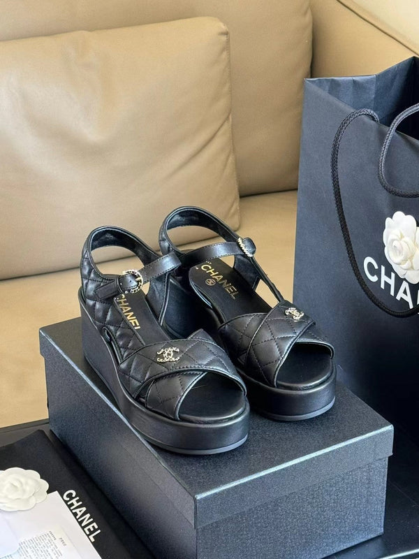 SANDALI CON ZEPPA CC CLASSIC IN PELLE DI AGNELLO NERA