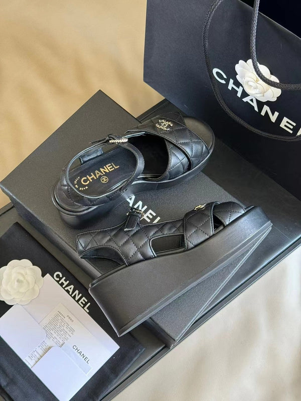 SANDALI CON ZEPPA CC CLASSIC IN PELLE DI AGNELLO NERA