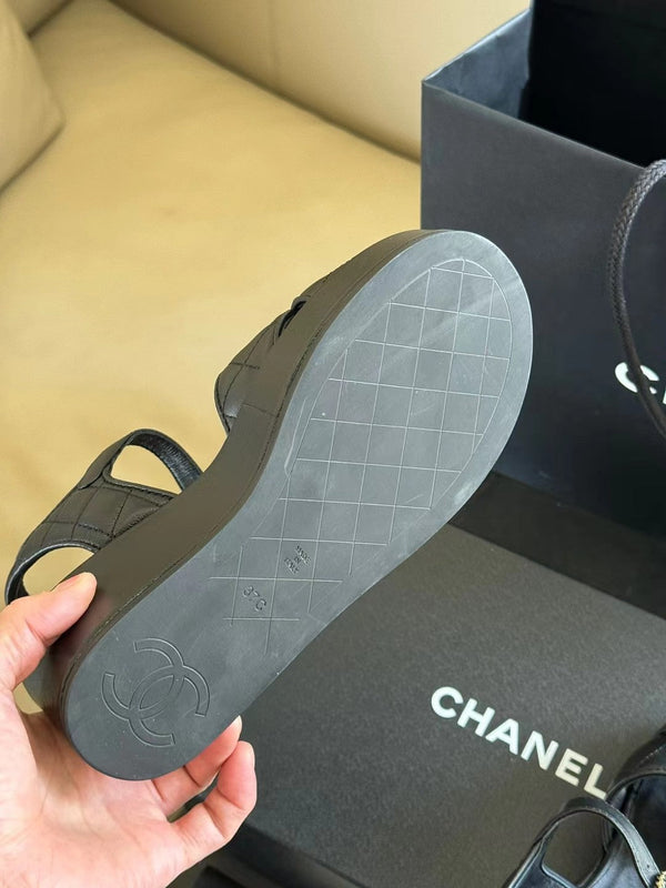 SANDALI CON ZEPPA CC CLASSIC IN PELLE DI AGNELLO NERA