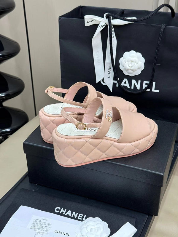 SANDALI CC CON ZEPPA ALTA IN PELLE DI AGNELLO ROSA CHIARO