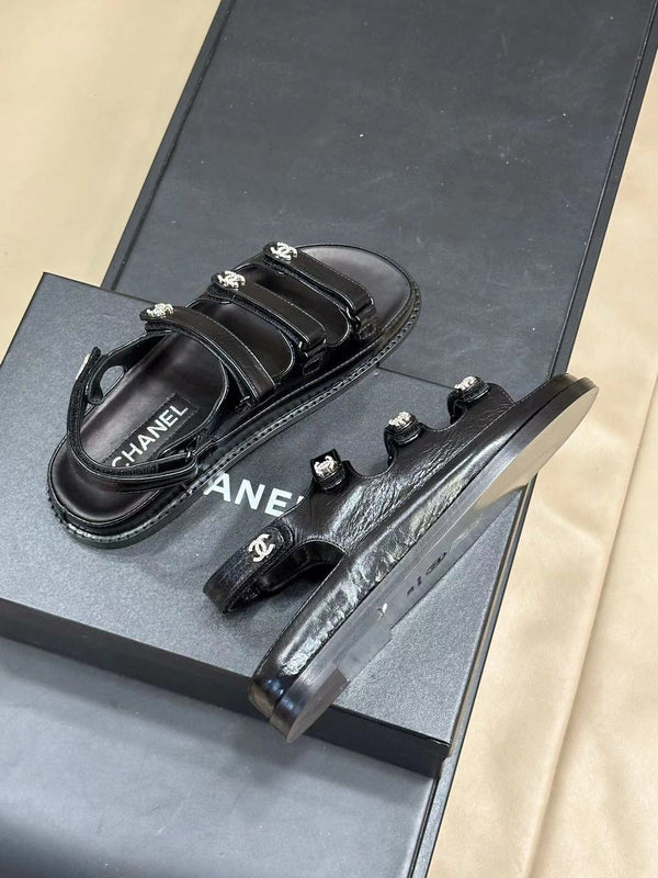 SANDALI CC DAD CON TRE CINTURINI IN PELLE DI AGNELLO NERA