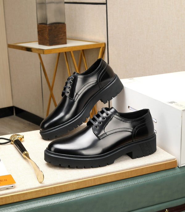 Scarpe Derby da uomo HM in pelle di vitello nera 731289