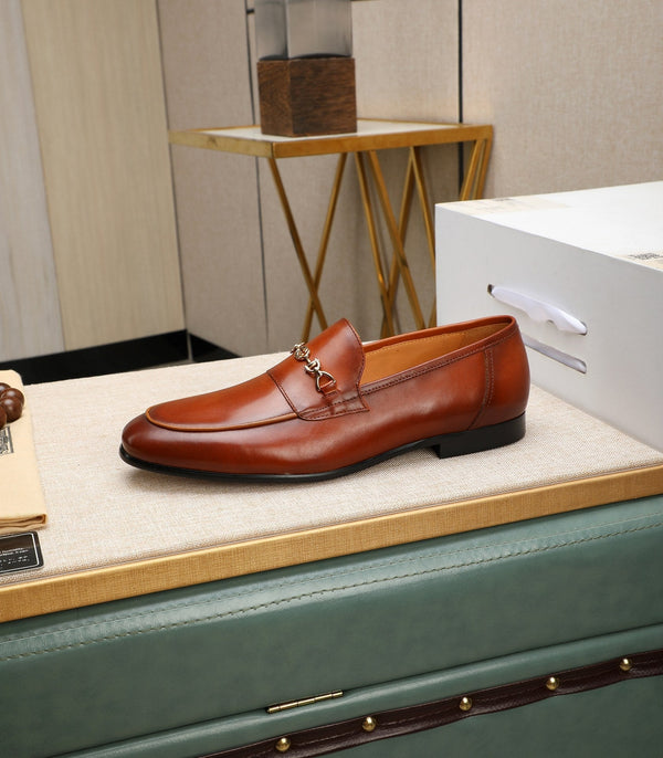 Mocassino da uomo GG in pelle di vacchetta marrone 526010