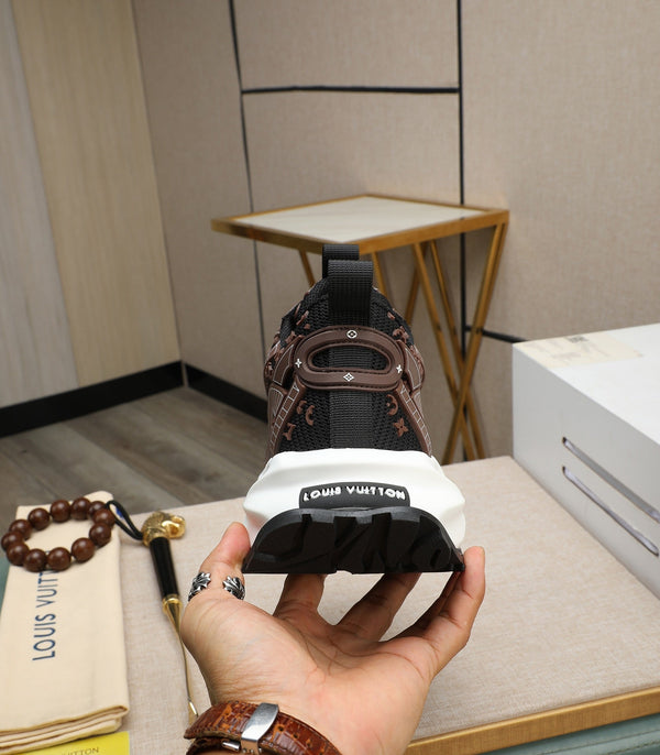 LV TRAINER IN PELLE DI VITELLO MARRONE CIOCCOLATO E RETE TRASPIRANTE