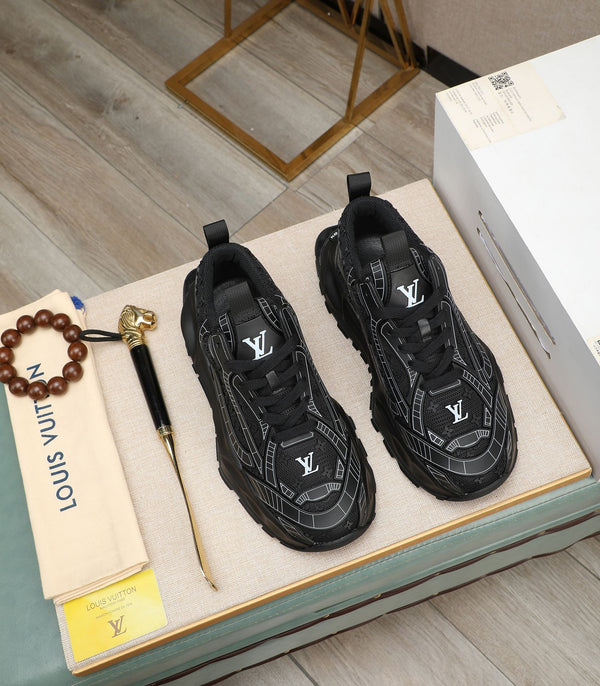 LV TRAINER IN PELLE DI VITELLO NERA E RETE TRASPIRANTE