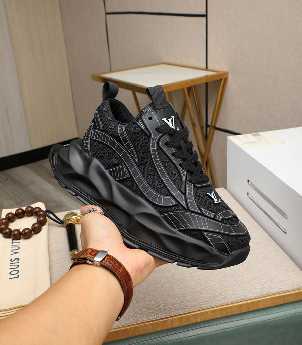 LV TRAINER IN PELLE DI VITELLO NERA E RETE TRASPIRANTE