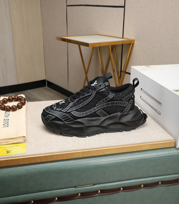 LV TRAINER IN PELLE DI VITELLO NERA E RETE TRASPIRANTE