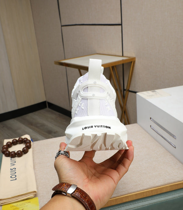 LV TRAINER IN PELLE DI VITELLO BIANCA E RETE TRASPIRANTE