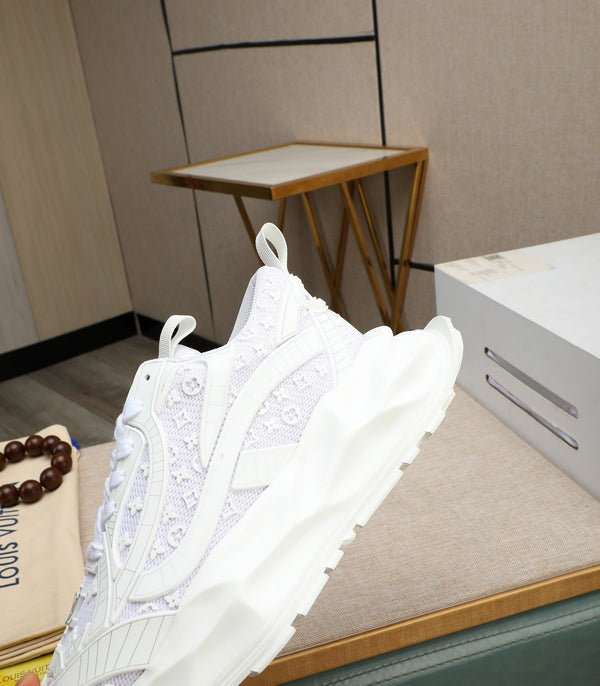 LV TRAINER IN PELLE DI VITELLO BIANCA E RETE TRASPIRANTE