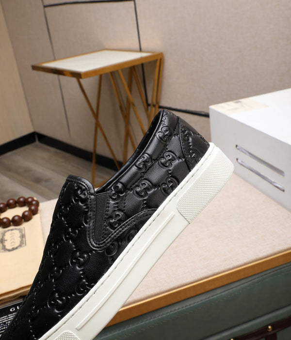 GG Men's Slip on Black Embossed Calfskin 518844