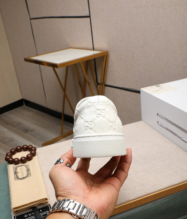 GG Men's Slip on White Embossed Calfskin 518843