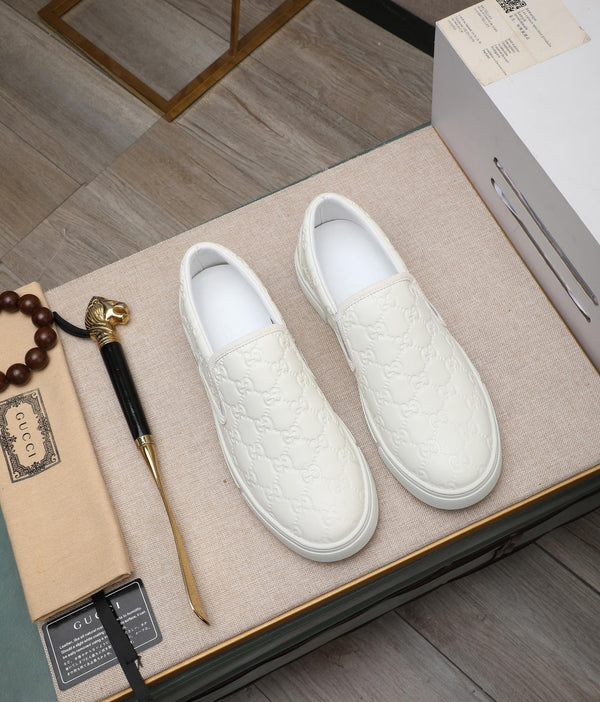 GG Men's Slip on White Embossed Calfskin 518843