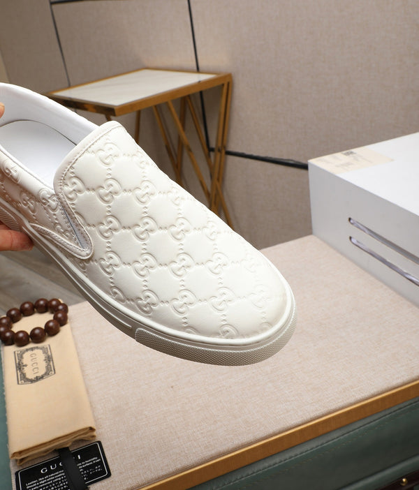 GG Men's Slip on White Embossed Calfskin 518843