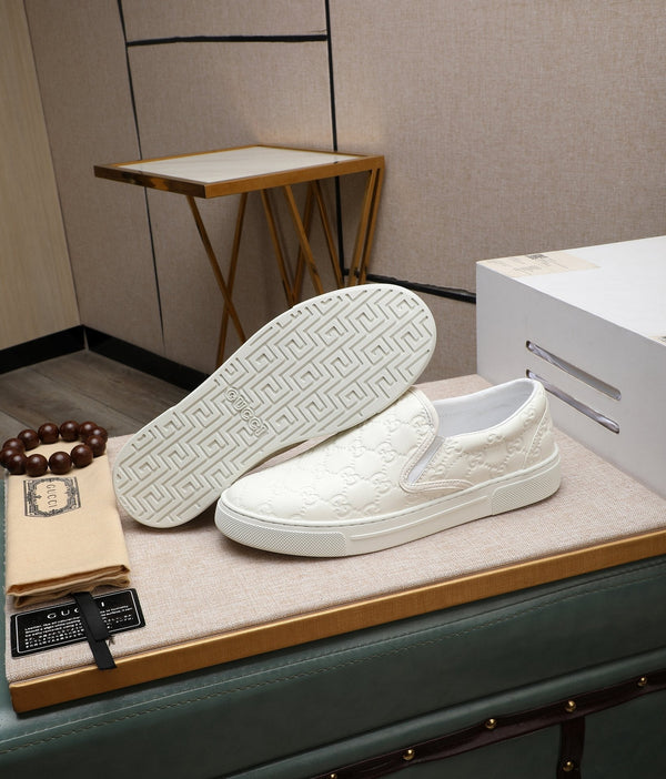 GG Men's Slip on White Embossed Calfskin 518843