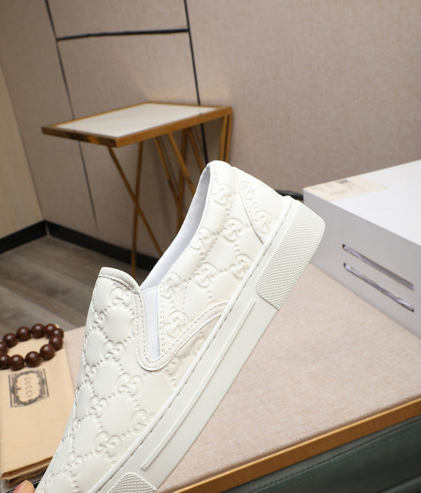 GG Men's Slip on White Embossed Calfskin 518843