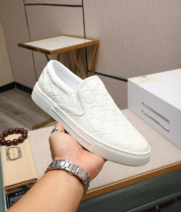 GG Men's Slip on White Embossed Calfskin 518843