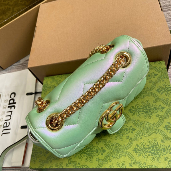 BORSA A TRACOLLA PICCOLA GG MARMONT 23 IN PELLE DI VITELLO IRIDESCENTE VERDE