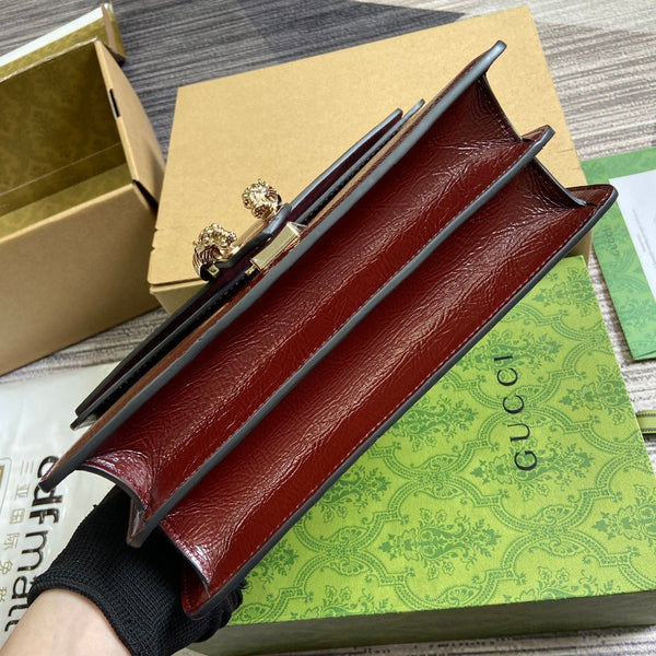 BORSA A TRACOLLA PICCOLA DYONYSUS 28 IN PELLE DI VITELLO GOFFRATA LACCATA ROSSO VINO, FERRAMENTA IN ARGENTO