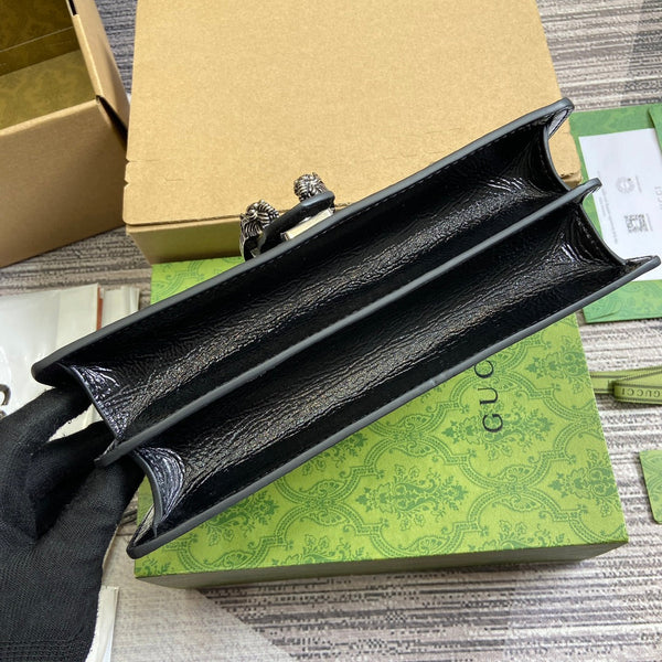 BORSA A TRACOLLA PICCOLA DYONYSUS 28 IN PELLE DI VITELLO GOFFRATA LACCATA NERA, FERRAMENTA IN ARGENTO