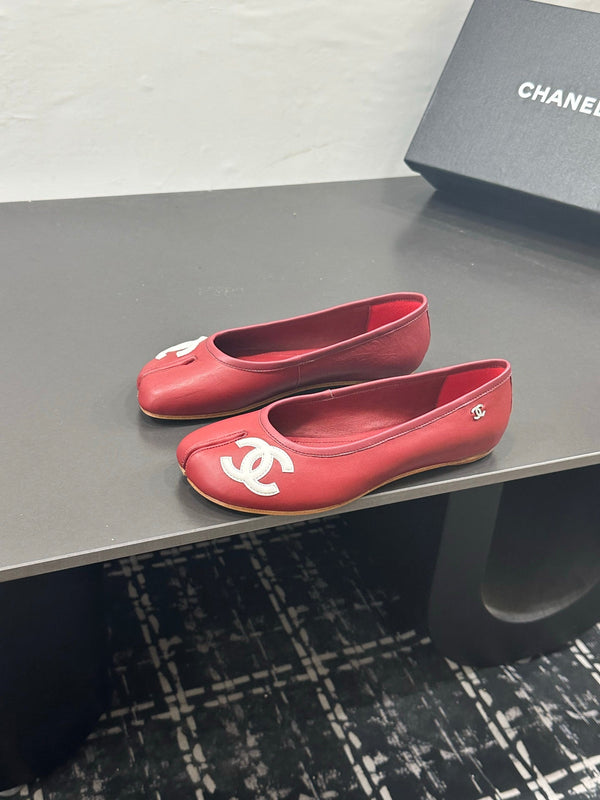 CC 26s Coco Beach Split-Toe Ballet Flats Red Lambskin 832538