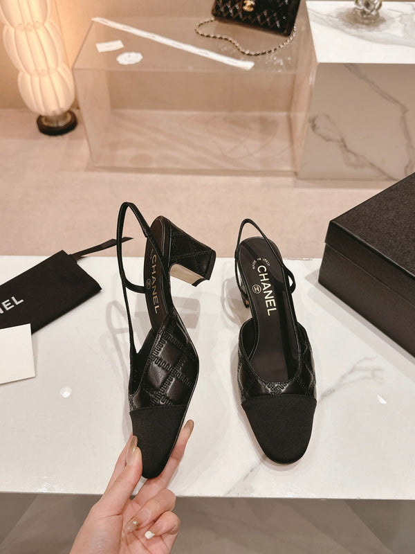 cc slingbacks 55 in pelle di agnello nera con ricamo in grosgrain