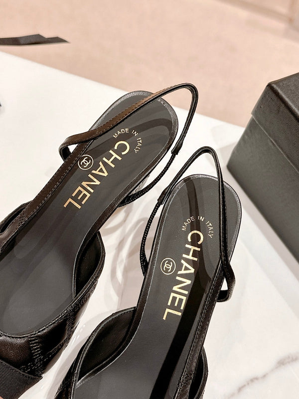 cc slingbacks 55 in pelle di agnello nera con ricamo in grosgrain