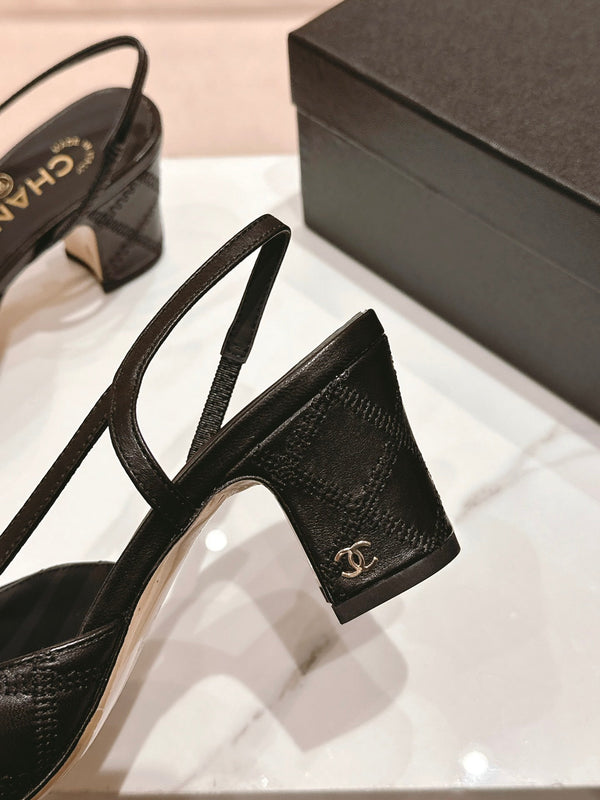 cc slingbacks 55 in pelle di agnello nera con ricamo in grosgrain