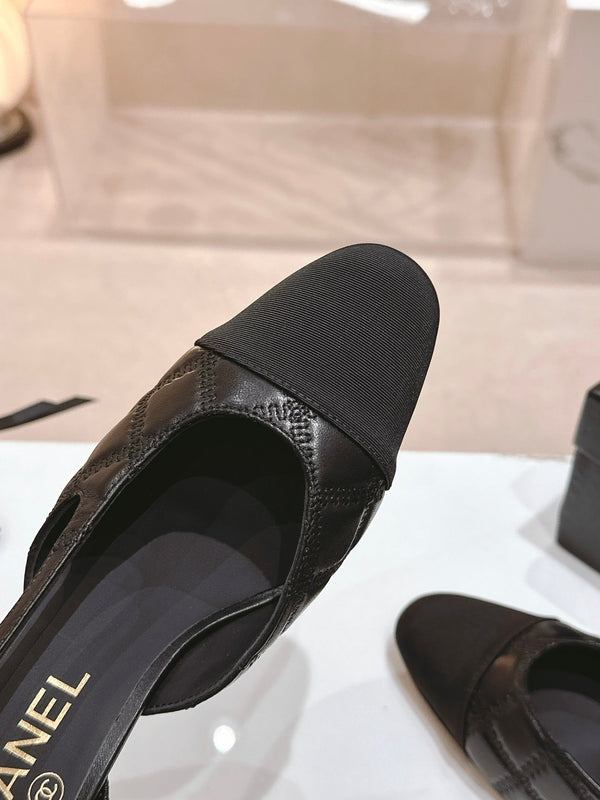 cc slingbacks 55 in pelle di agnello nera con ricamo in grosgrain
