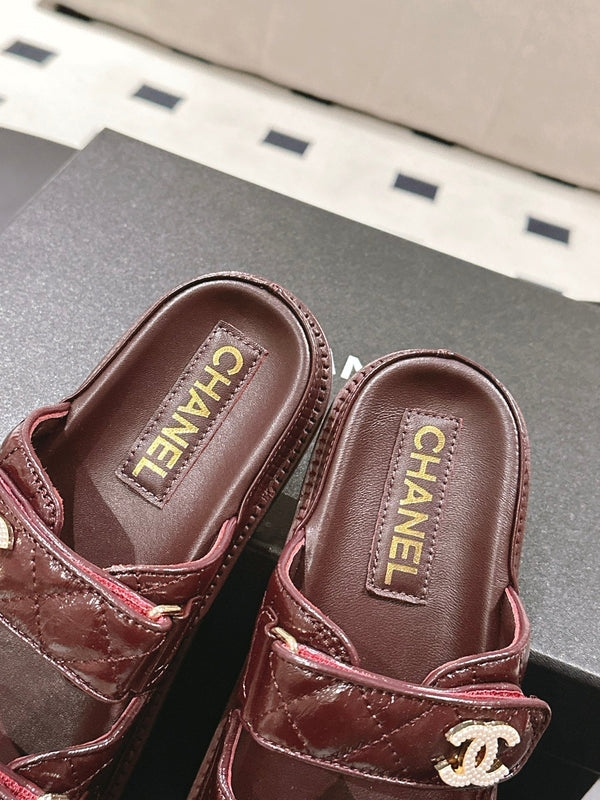 CC 25 Dad Sandal Mule in pelle verniciata marrone scuro 237578