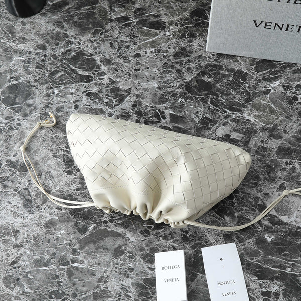 BV Dustbag Notte 33cm With Chain White Calfskin HW