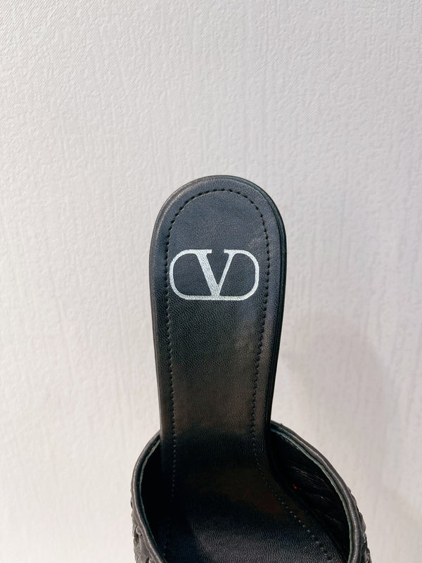 VT High Heeled Sandals Black Sheepskin 292787