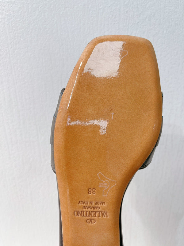 VT Moon Slides in Leather Gray Cowhide 292864