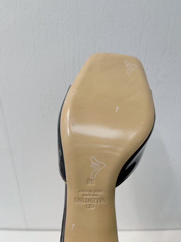 Sandalo con tacco medio VT in pelle di pecora nera 292757