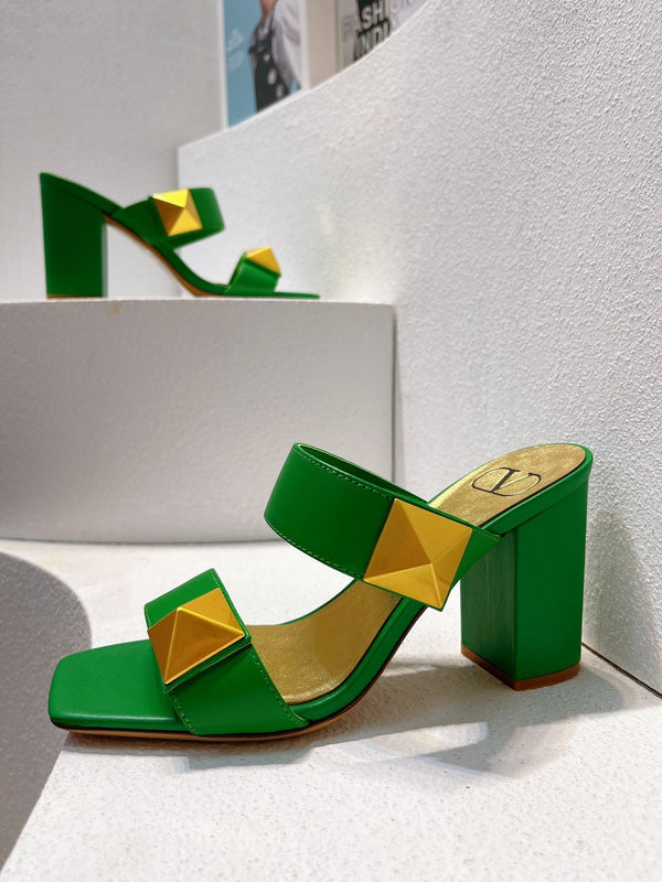 VT One Stud Leather Sandals Green Cowhide 292890