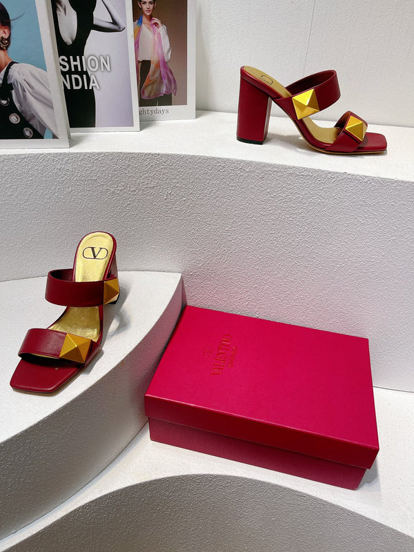 VT One Stud Leather Sandals Ruby Red Cowhide 292752