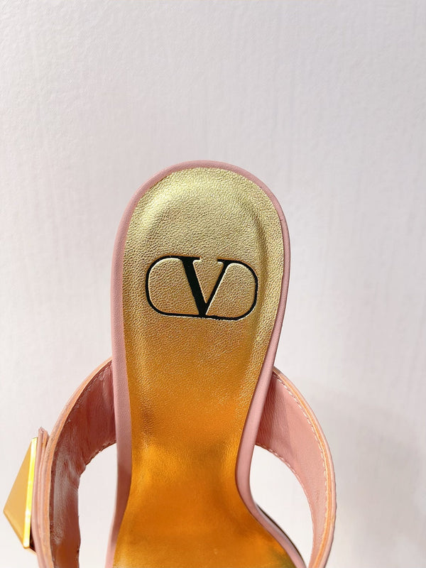 Sandali in pelle con borchie VT One in vacchetta rosa 292756