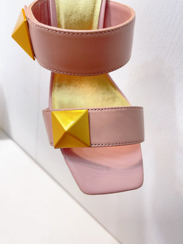 Sandali in pelle con borchie VT One in vacchetta rosa 292756