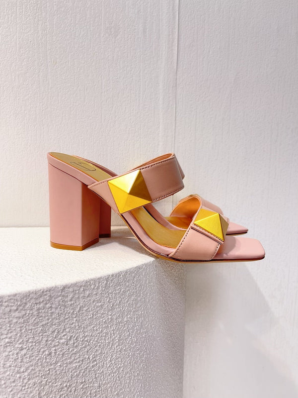 Sandali in pelle con borchie VT One in vacchetta rosa 292756