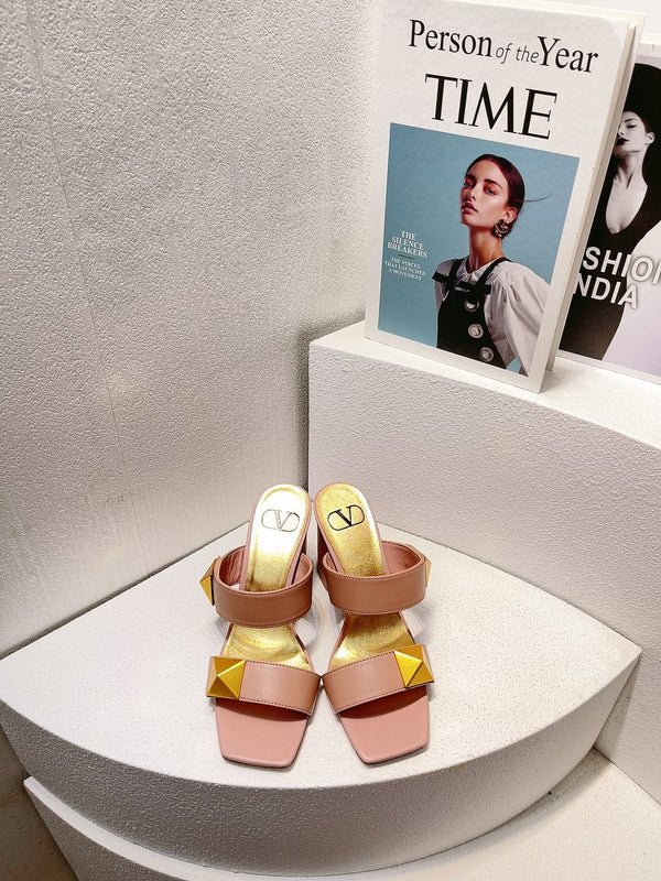 Sandali in pelle con borchie VT One in vacchetta rosa 292756