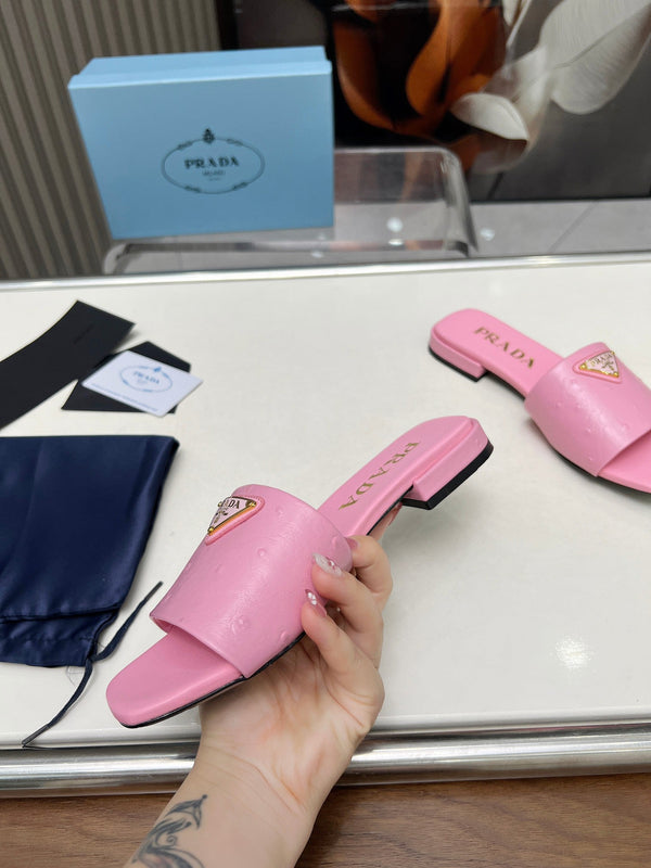 CIABATTE PRA IN VERNICE SAFFIANO MOTIVO STRUZZO PELLE DI VITELLO ROSA