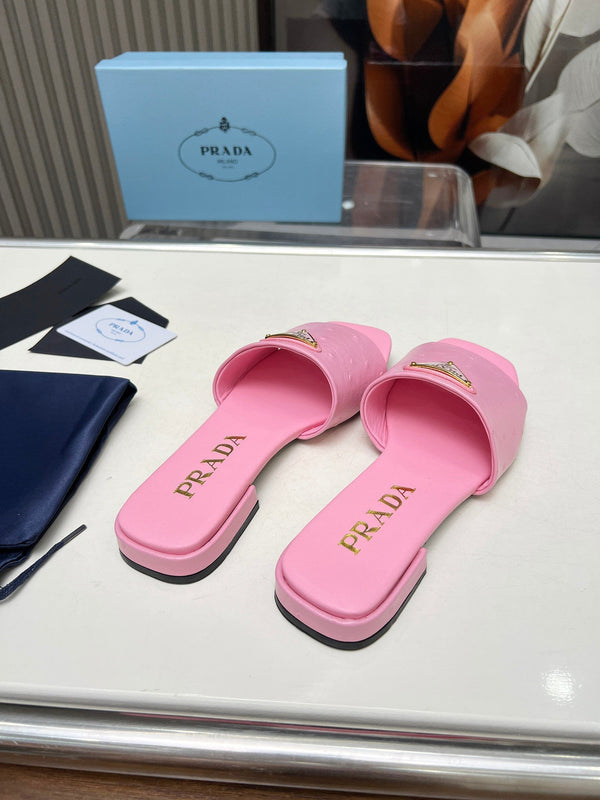 CIABATTE PRA IN VERNICE SAFFIANO MOTIVO STRUZZO PELLE DI VITELLO ROSA