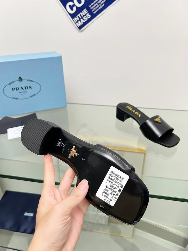 CIABATTE RICAMATE PRA 40 IN PELLE DI VITELLO NERA