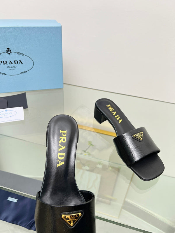 CIABATTE RICAMATE PRA 40 IN PELLE DI VITELLO NERA