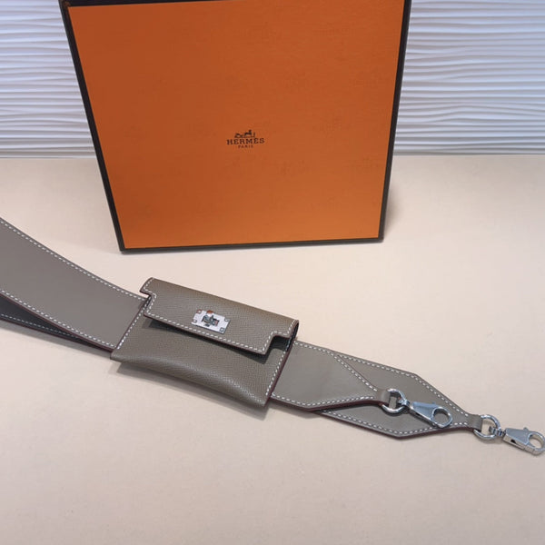 Tracolla Kelly Pocket 50mm grigia Epsom con hardware argentato